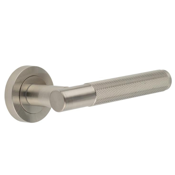 BARI KNURLED LEVER HANDLE ON ROUND ROSE